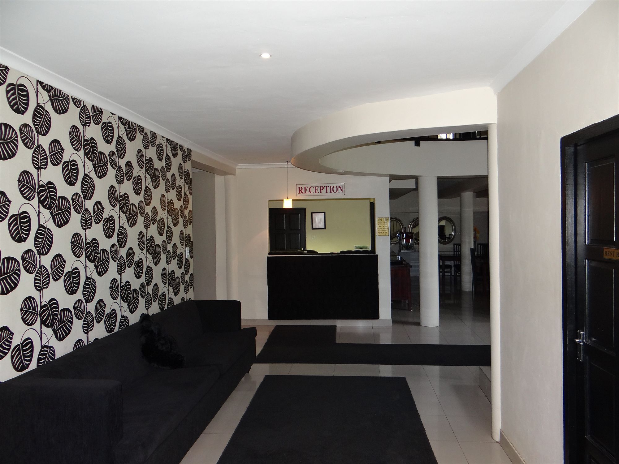 Ilawu Hotel Питърмарицбург Екстериор снимка