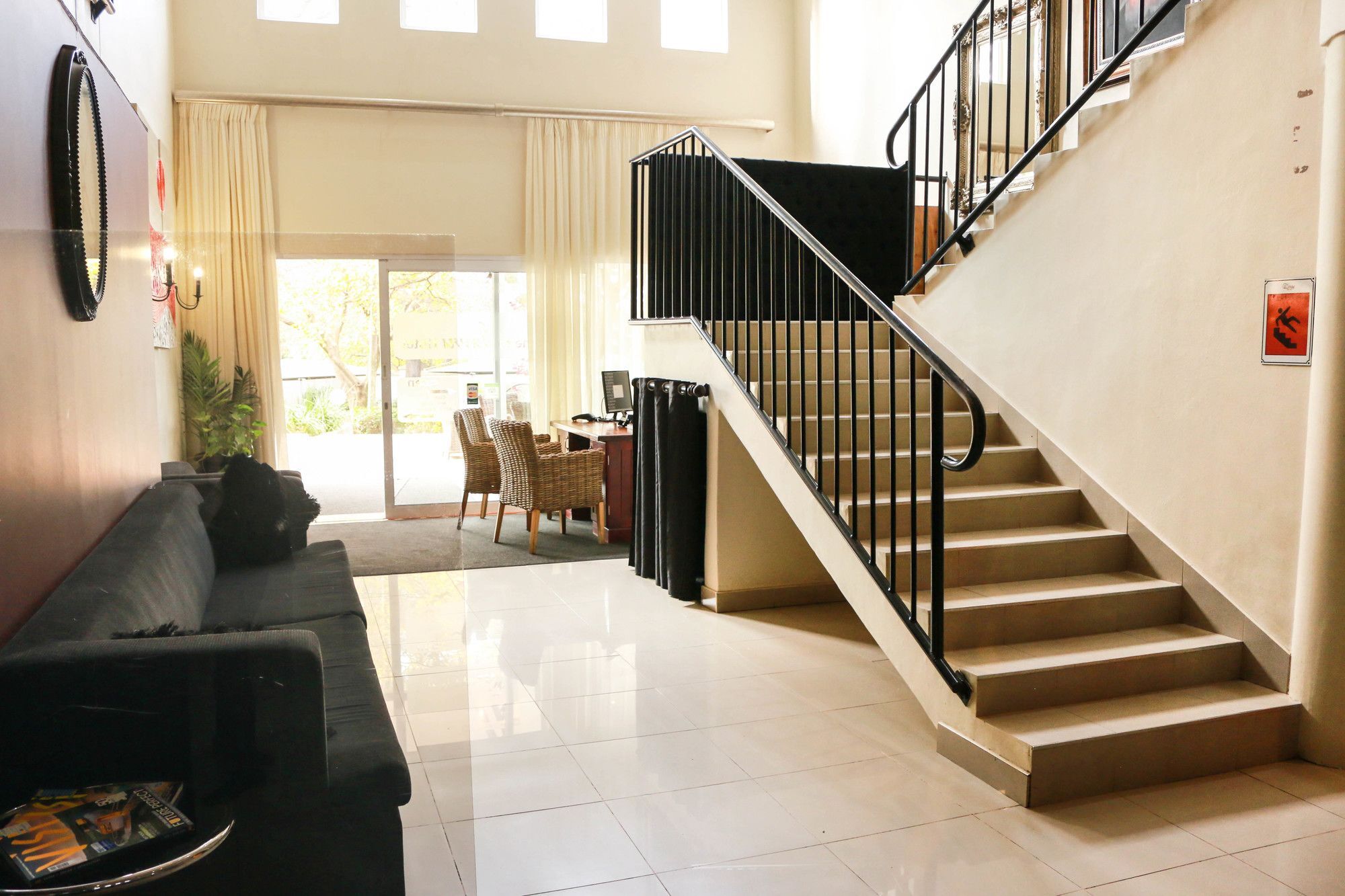Ilawu Hotel Питърмарицбург Екстериор снимка